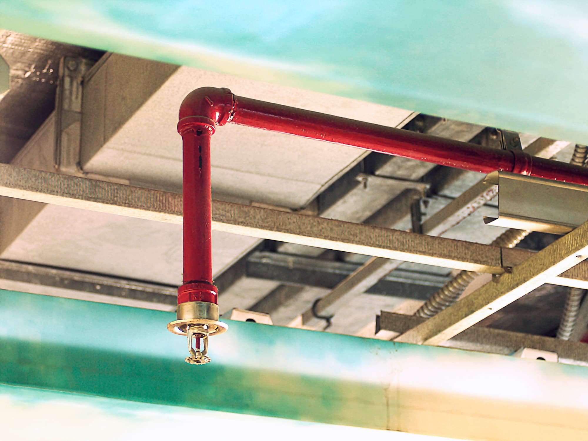 Which Fire Sprinkler System is Best: Wet Pipe vs. Dry Pipe Sprinkler Systems